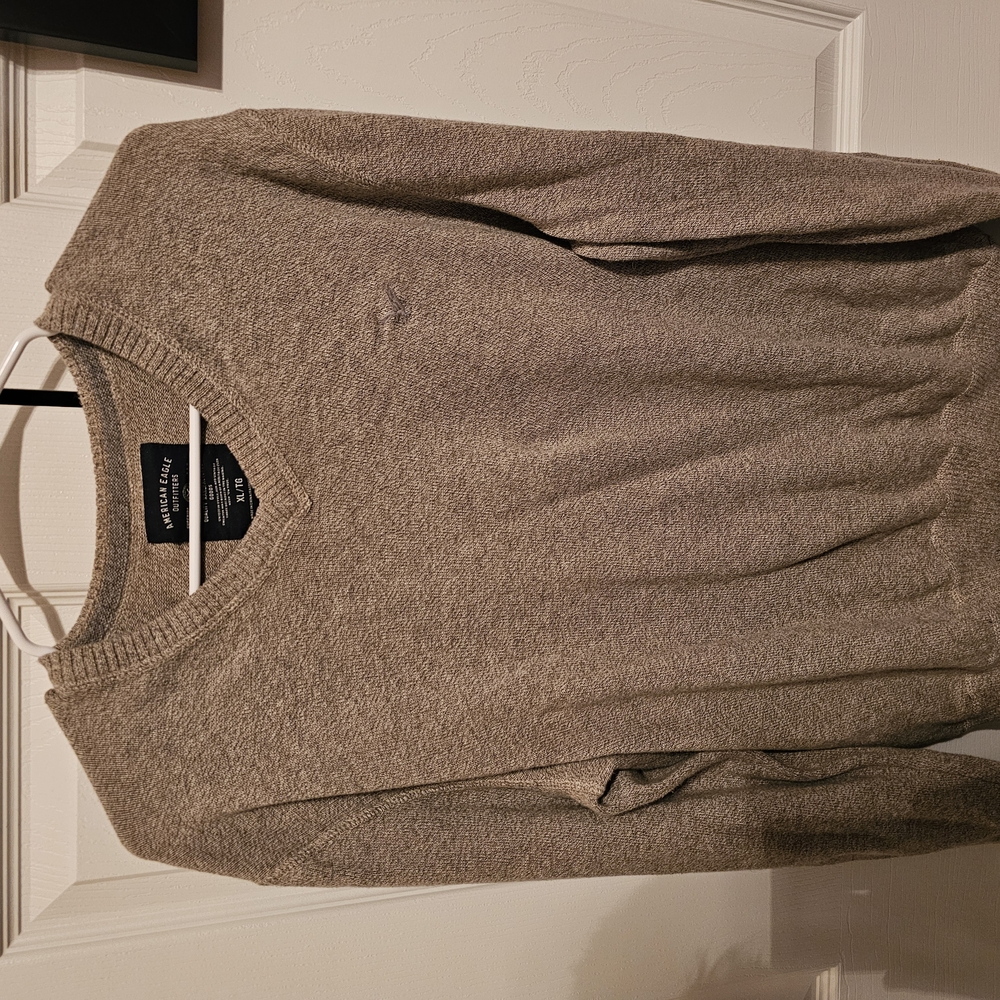 Men's American Eagle Beige V-Neck Sweater – Extra Large